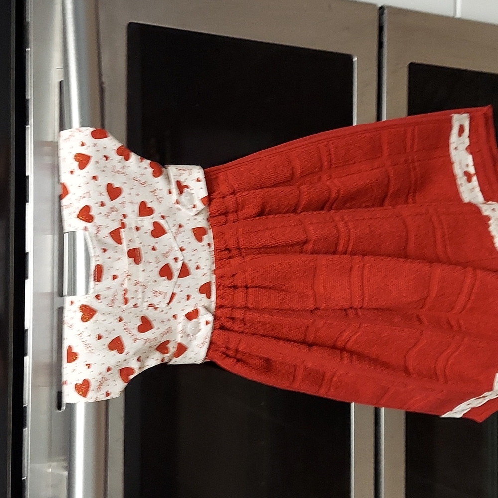 Hanging towel dress (love & kisses)